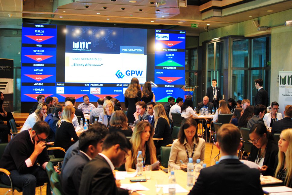 Warsaw Negotiation Round — sala główna